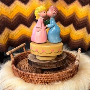 50 yr old vintage Charming Kissing Couple music box